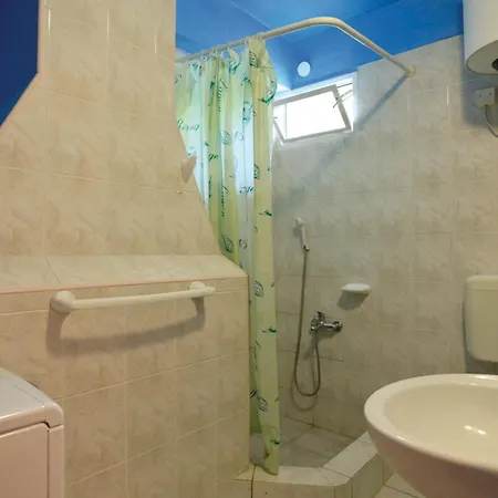 Lovely In With Kitchen Apartment