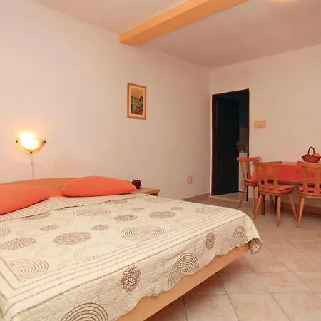 Apartment 36