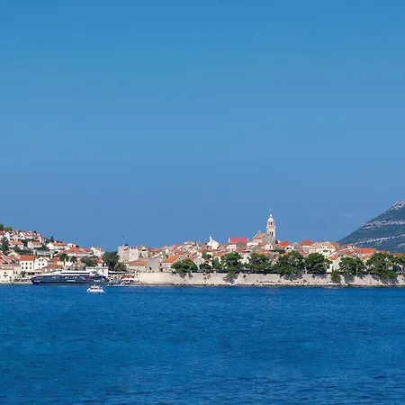 36 Vela Luka