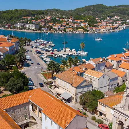 Lovely In With Kitchen Apartment Vela Luka