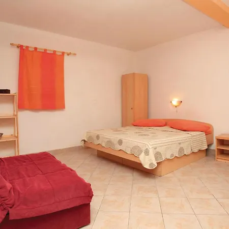 Lovely In With Kitchen Apartment